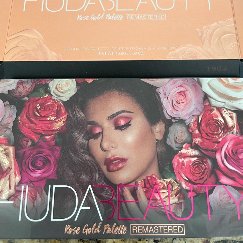 Huda beauty Rose Gold Remastered